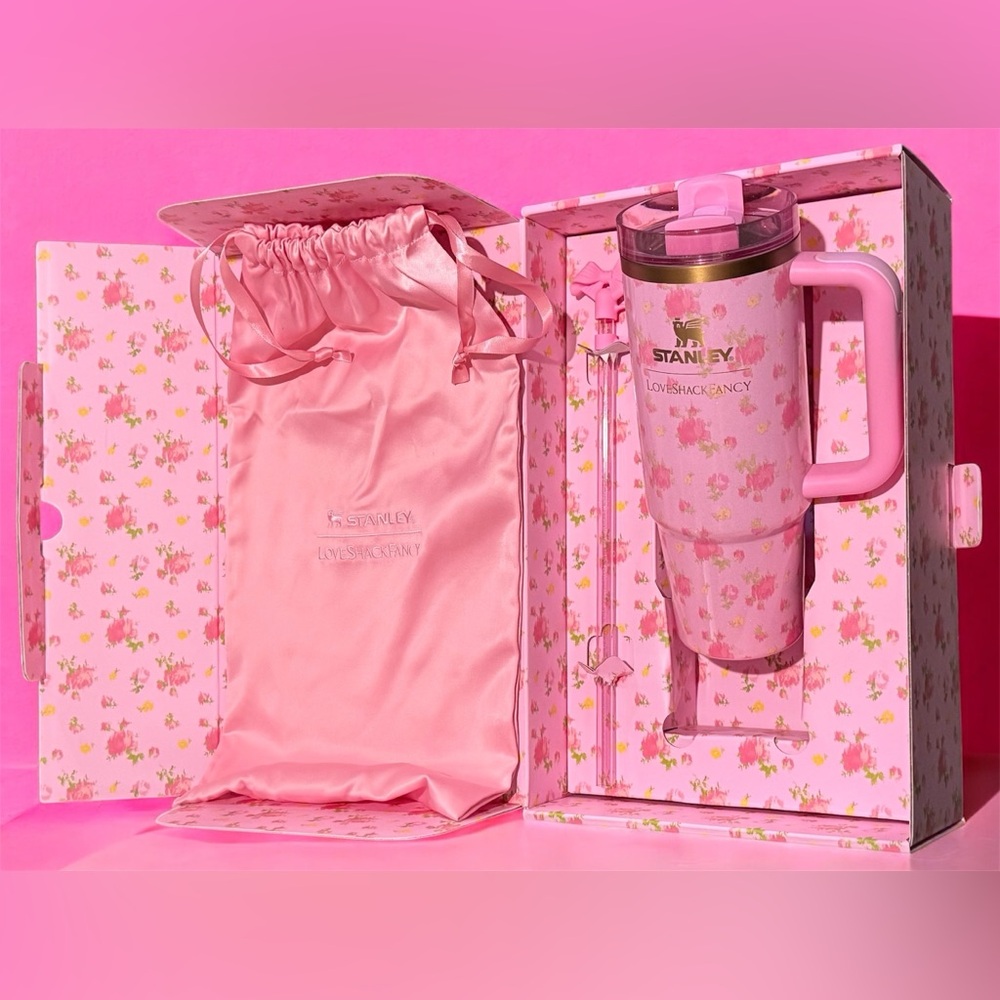 Stanley X LoveShackFancy 🌺 Quencher H2.0 Flowstate Tumbler Ibiza Sunset 40oz